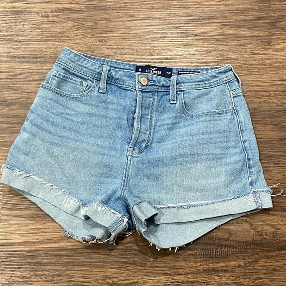 Hollister Pants - Hollister Ultra High Rise Mom Shorts Size 11